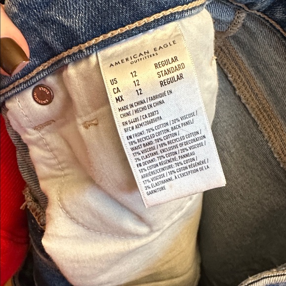 American Eagle strigid mom jeans - Picture 3 of 3